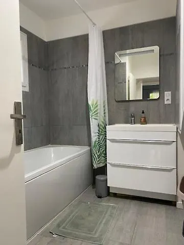 De Standing Avec Piscine Et Climatisation Quissac (Gard)